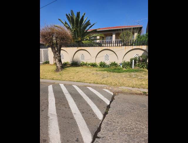 4 BEDROOM HOUSE FOR SALE IN KENSINGTON